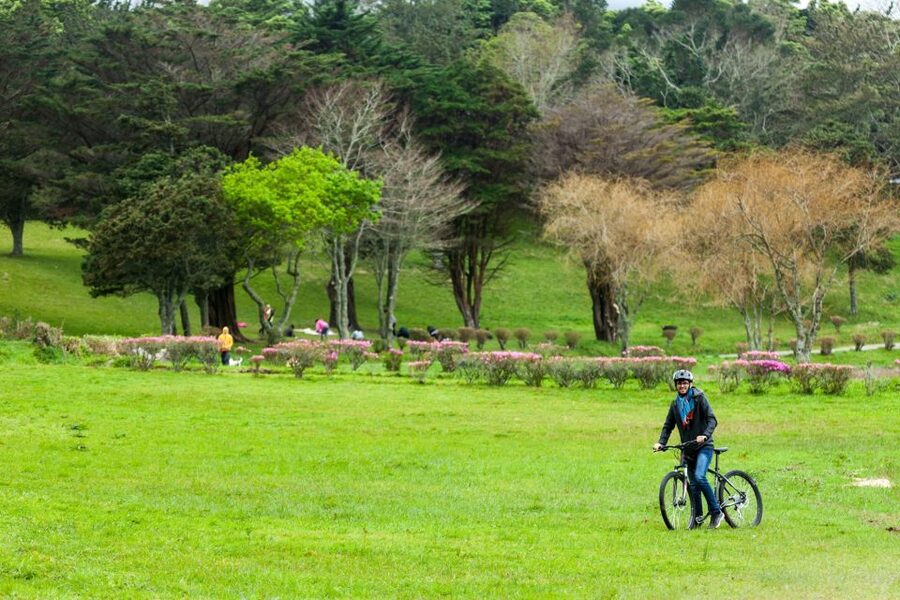 Sete Cidades: Kayaking and Biking Adventure - Weather, comfort, and the Azores factor