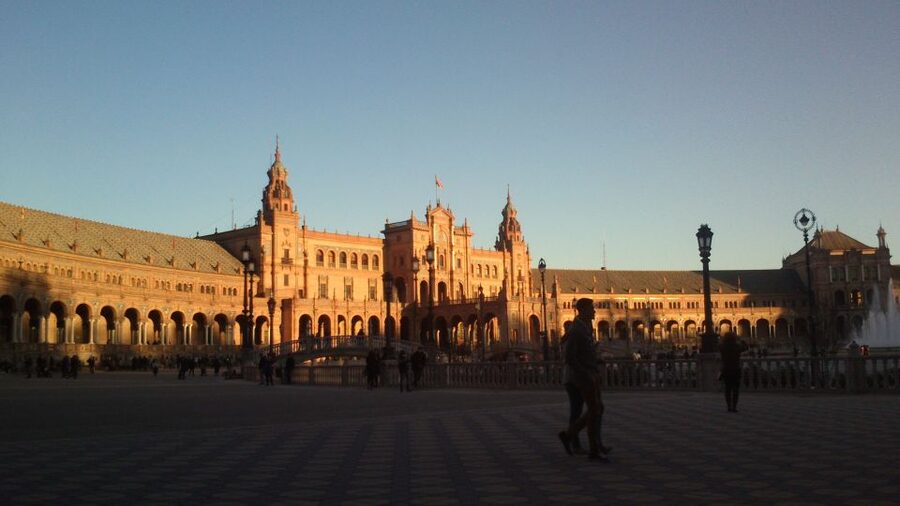 Seville: 2.5-Hour Evening Electric Bike Tour - Who should book this Seville night bike tour?