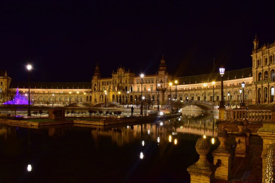 Seville: 2.5-Hour Evening Electric Bike Tour - Maria Luisa Park and Plaza de España at sunset
