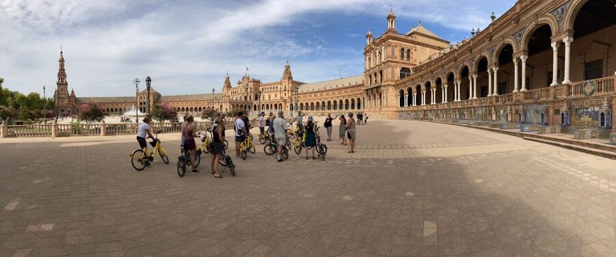 Seville: Bike Rental for a Day - Starting in Plaza de Santa Cruz