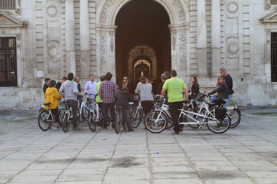 Seville: Historic Center Bike Tour - Why a bicycle works so well in central Seville