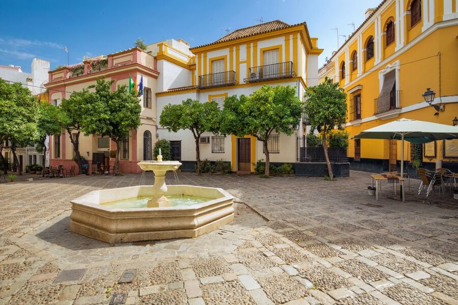Seville: Relaxing City Bike Tour with a Tour Guide - Starting in Santa Cruz, Seville’s old quarter