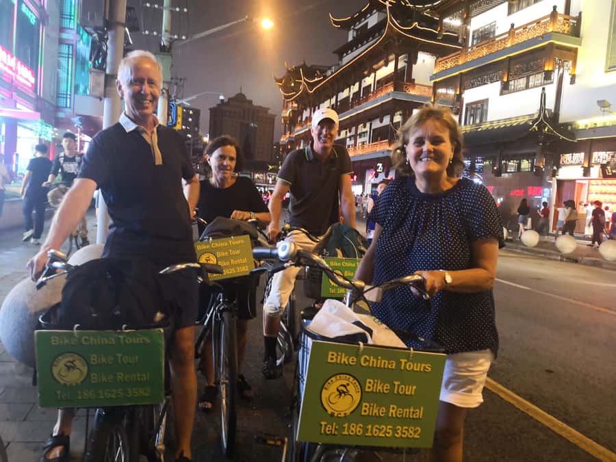 Shanghai: 4-Hour Nightlife Adventure & Tasting Bike Tour - The food stop is small but worthwhile