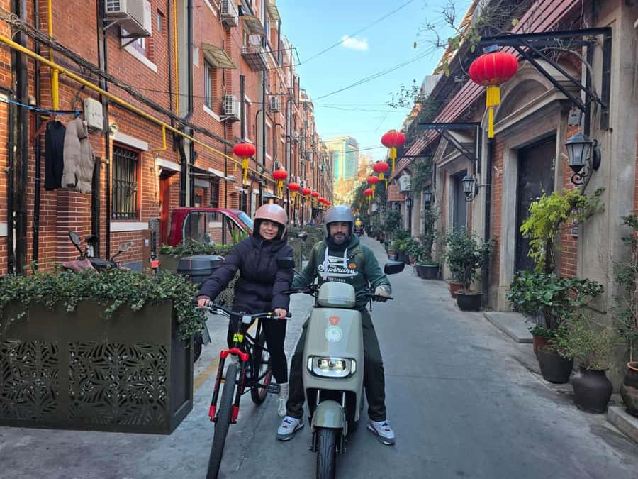 Shanghai Must-See and Foodie Test Bike Tour( Day & Night) - The Bund and Shanghai’s famous skyline