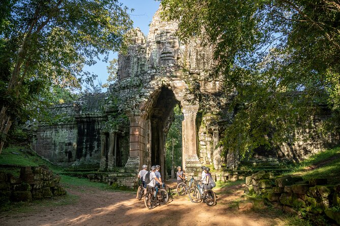 Siem Reap: Bike the Angkor Temples - Full-Day 30km Tour - Lunch, fruit, and a long midday pause