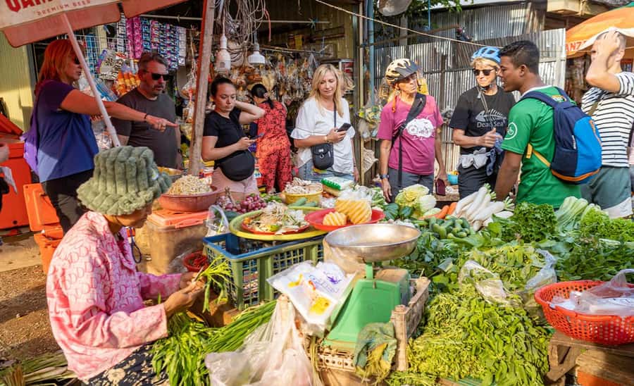 Siem Reap: Guided Countryside Bike Tour - Guides make or break the morning