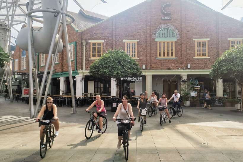 Singapore: Historical Half-Day Bike Tour - Chinatown, food, and a useful coffee break