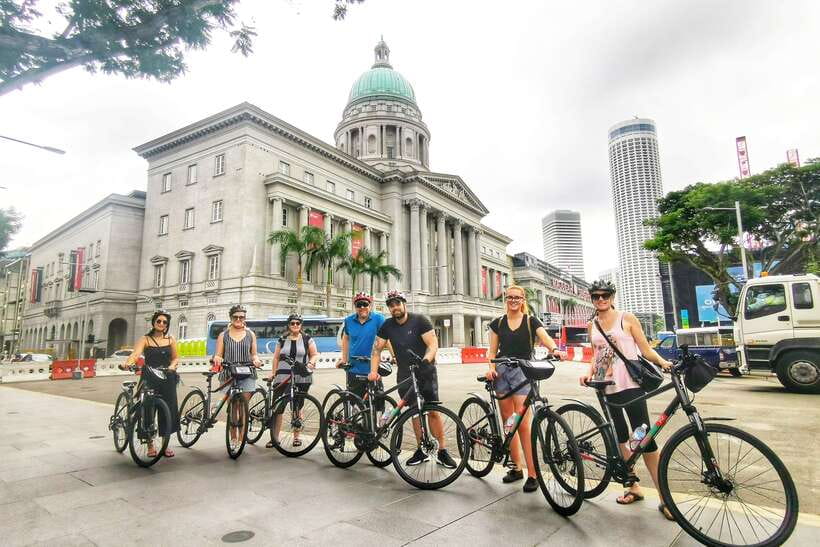 Singapore: Historical Half-Day Bike Tour - The Formula 1 route and F1 Pit Building