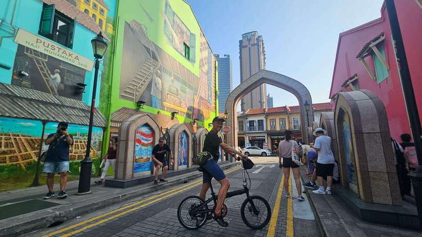 Singapore: Light to Night Bike Tour - Marina Bay at sunset and after dark