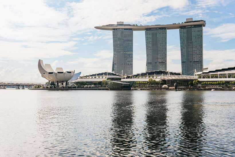 Singapore: Lion City Highlights Bike Tour - The Colonial District and Singapore River