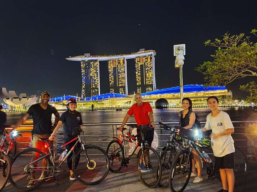 Singapore: Marina Bay Night Tour by Bicycle - Why Night Is the Right Time for Marina Bay
