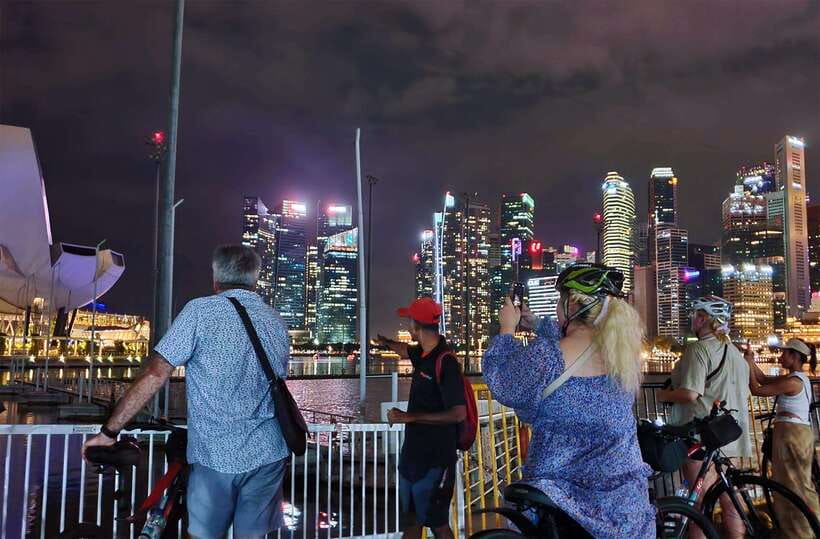 Singapore: Marina Bay Night Tour by Bicycle - Along the Kallang River to the National Stadium