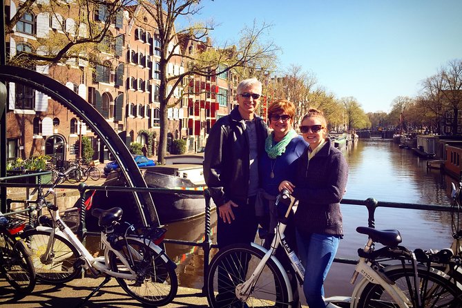 Small Group Guided Bike Tour of Amsterdam's Hidden Gems - A pause at Cafe Toussaint in Oud West