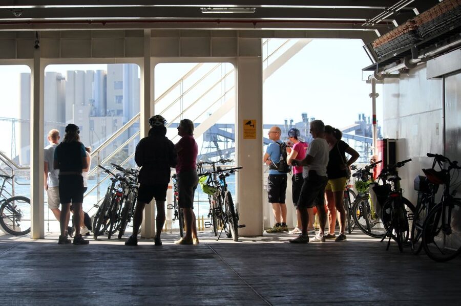 South Lisbon: 3-Hour Christ the King Electric Bike Tour - Cais do Ginjal and the climb through Almada