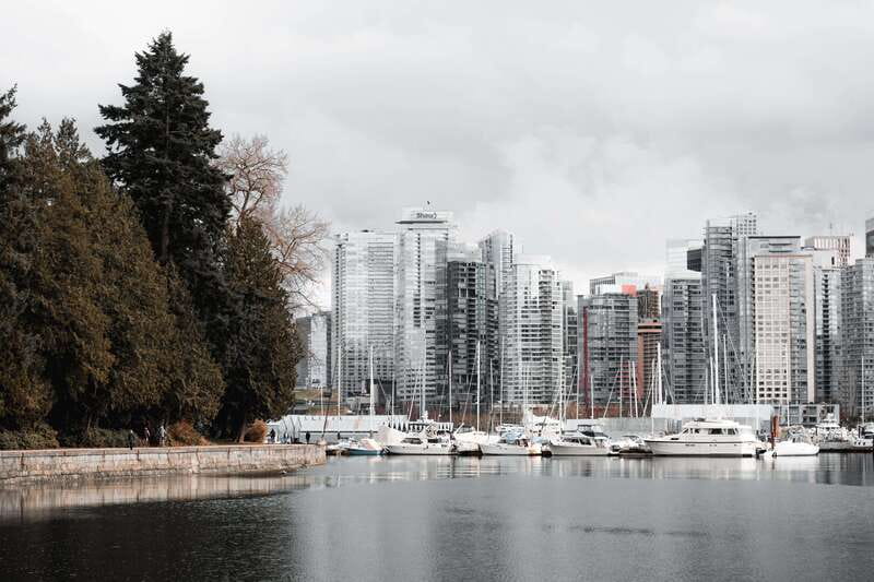 Stanley Park Self Guided Bike Tour - Totem Poles and Brockton Point bring the park’s symbols together