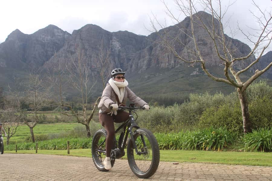 Stellenbosch: Countryside Banhoek valley E-Bike Wine Tour - Cycling Through the Drakenstein Mountain Views