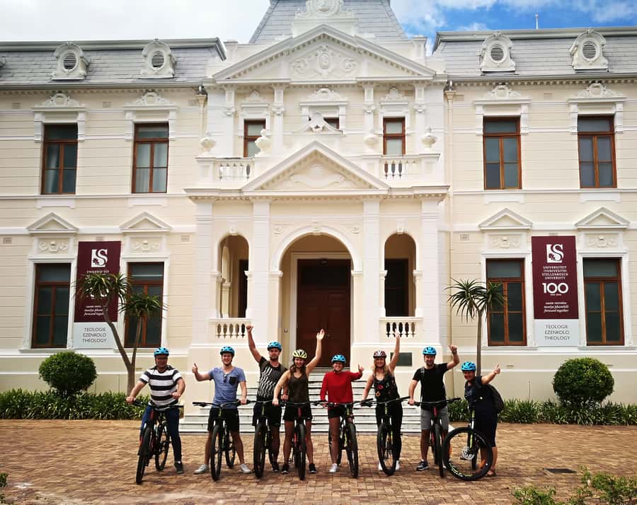 Stellenbosch: Historical Bike Tour & Wine Tasting - Second estate: Cape Dutch architecture and chocolate