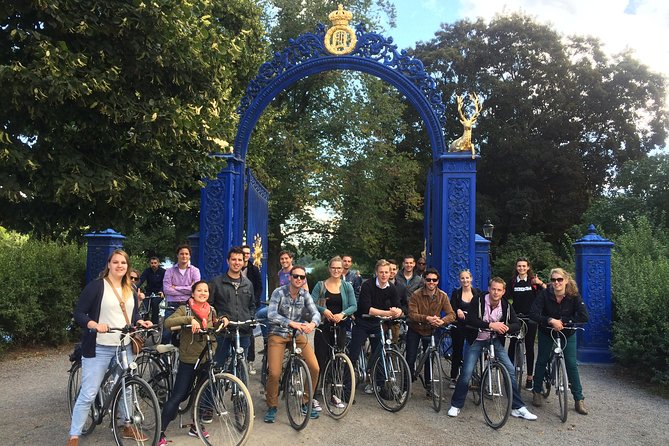 Stockholm at a Glance Bike Tour - A guide-led history lesson on the move
