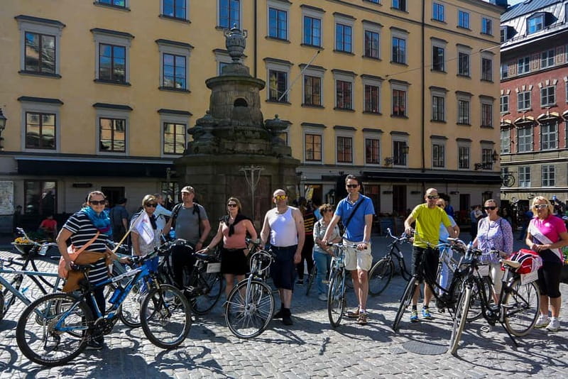 Stockholm: Guided Bike Tour - Riddarholmen and the first views across the water
