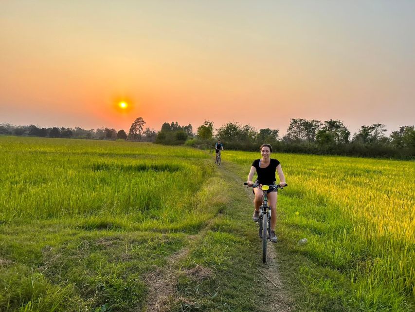 Sukhothai: 2.5-Hours Guided Countryside Sunset Bike Tour - Key details before you book