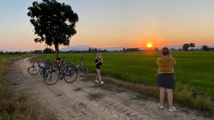 Sukhothai: 2.5-Hours Guided Countryside Sunset Bike Tour - Following the Klong Mae Lampan canals