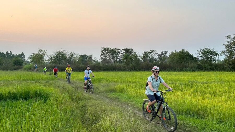 Sukhothai: 2.5-Hours Guided Countryside Sunset Bike Tour - Who should book this bicycle tour?