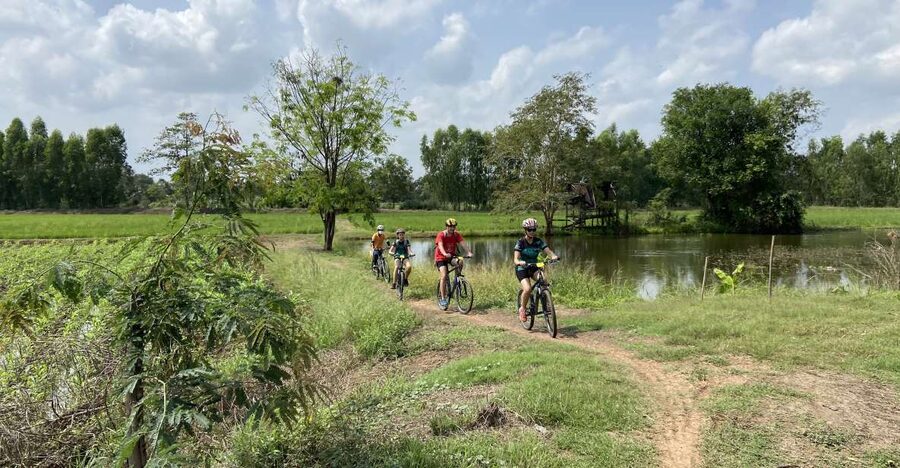 Sukhothai: Half-Day Countryside Bike Tour - Following the irrigation canal