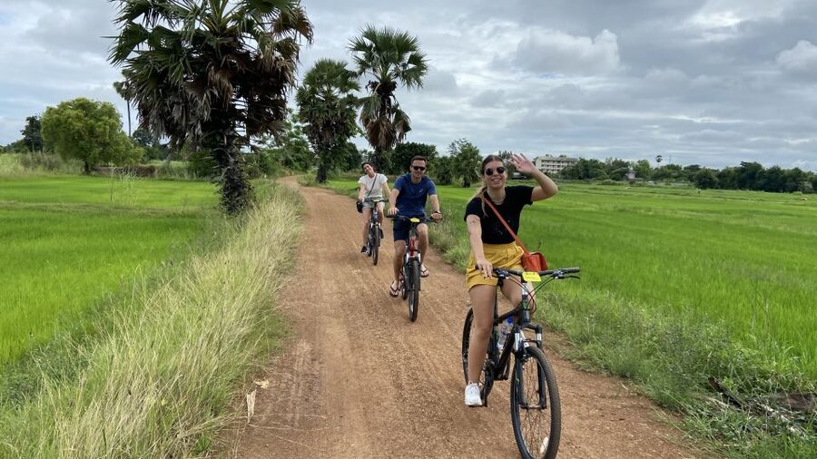 Sukhothai: Historical Park & Countryside Cycling Tour - Rice Paddies, Canals, and Kao Laung Mountain
