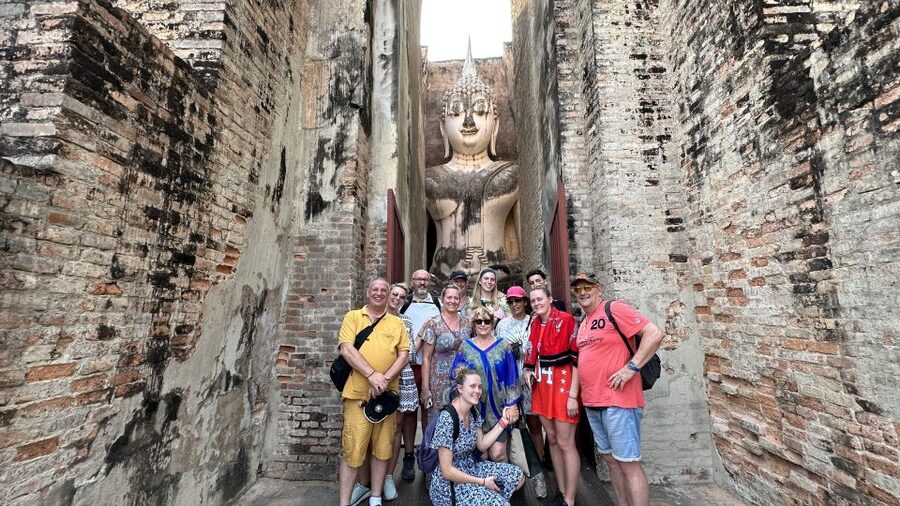 Sukhothai: Historical Park & Countryside Cycling Tour - Lunch at a Local Thai Restaurant
