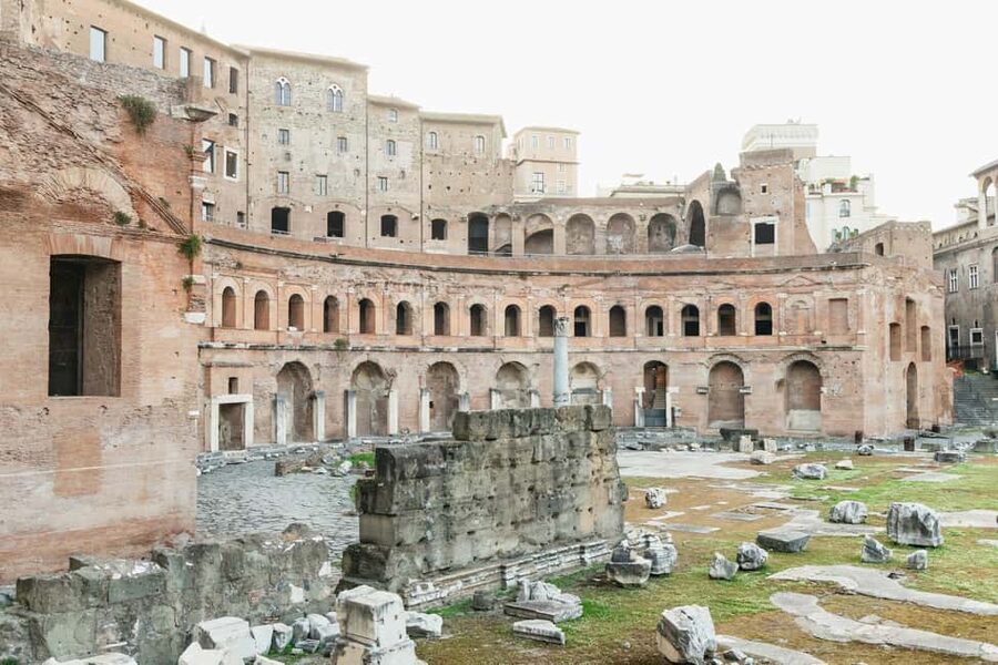 Sunrise in Rome: Small Group E-Bike Tour & Italian breakfast - Piazza Navona in the morning light