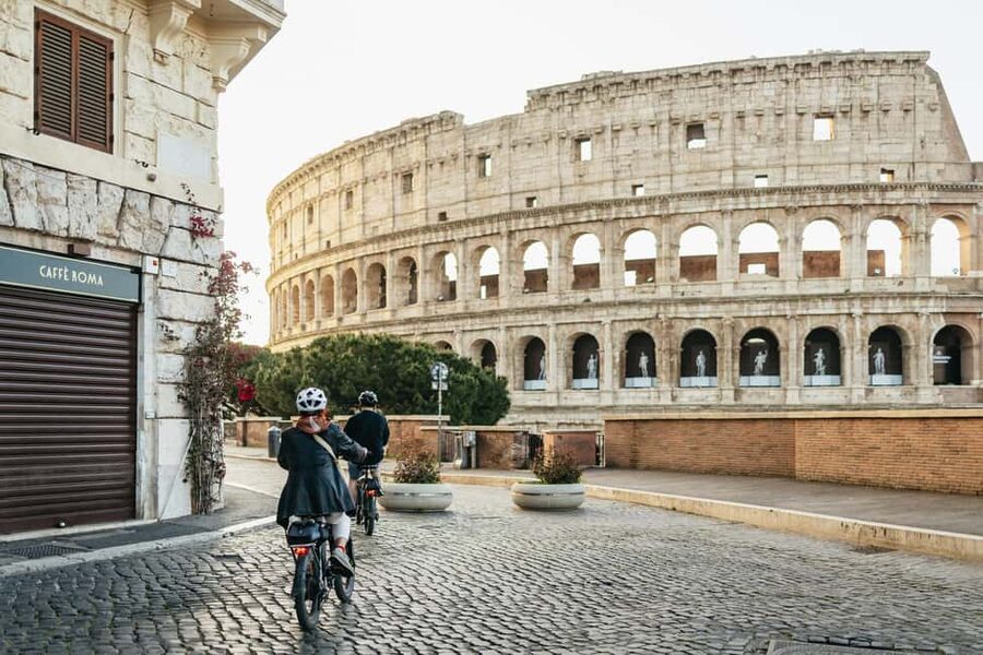 Sunrise in Rome: Small Group E-Bike Tour & Italian breakfast - Trevi Fountain before the daytime rush