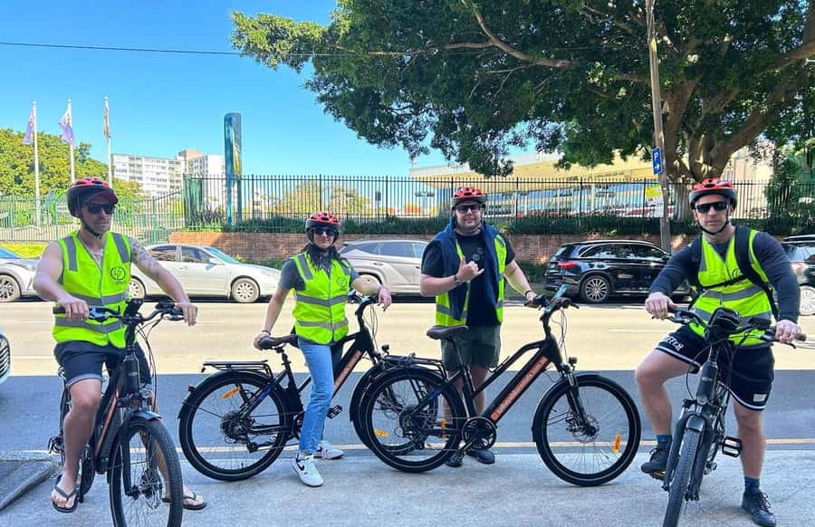 Sydney: Electric Bike Rental & Wheel Explorer Audio Guide - Woolloomooloo, Kings Cross, and inner Sydney