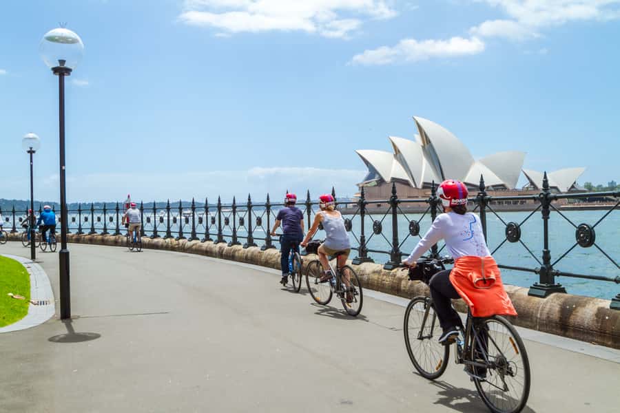Sydney: Iconic Sights 4-Hour Bike Tour - Observatory Hill and the best photo pauses