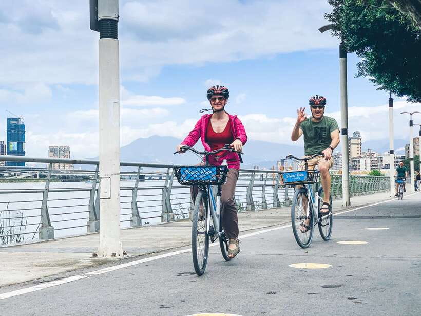 Taipei: 4-Hour Morning City Cycling Tour with Breakfast - Why a bike is a smart way to meet Taipei