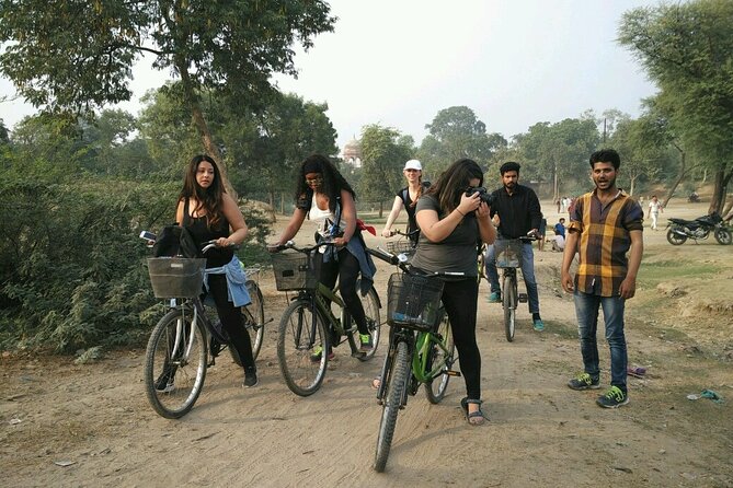 Taj Nature And Country Side Bike Tour - Kali Masjid and the old-city flavor