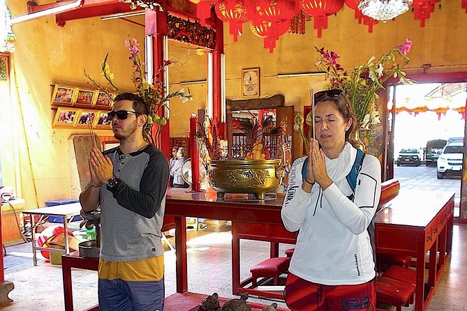Thai Culture and Local Life 4- Hour Bangkok Bike Tour - The guides are the heart of the outing