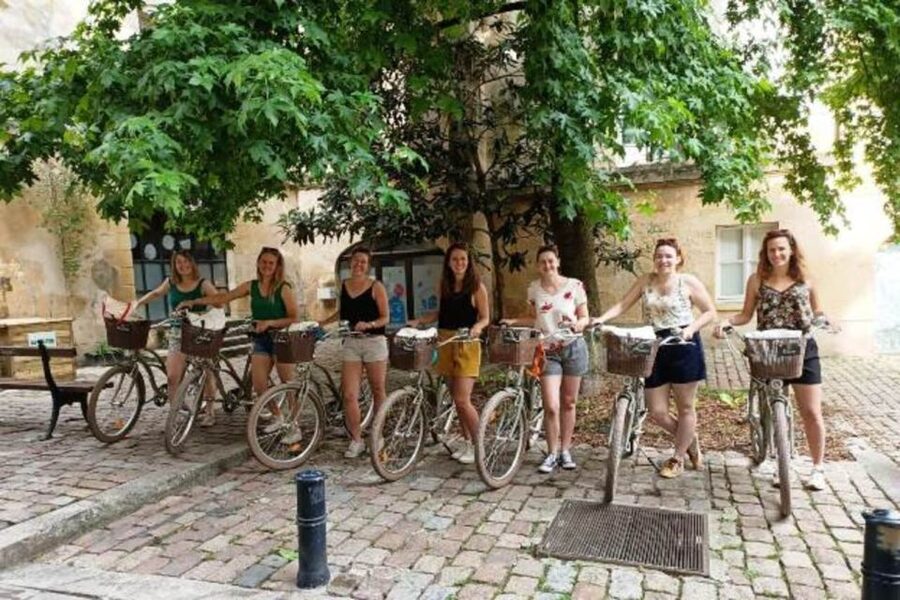 The Best of Paris by Bike with a Local - From Pont des Arts to the Louvre courtyard