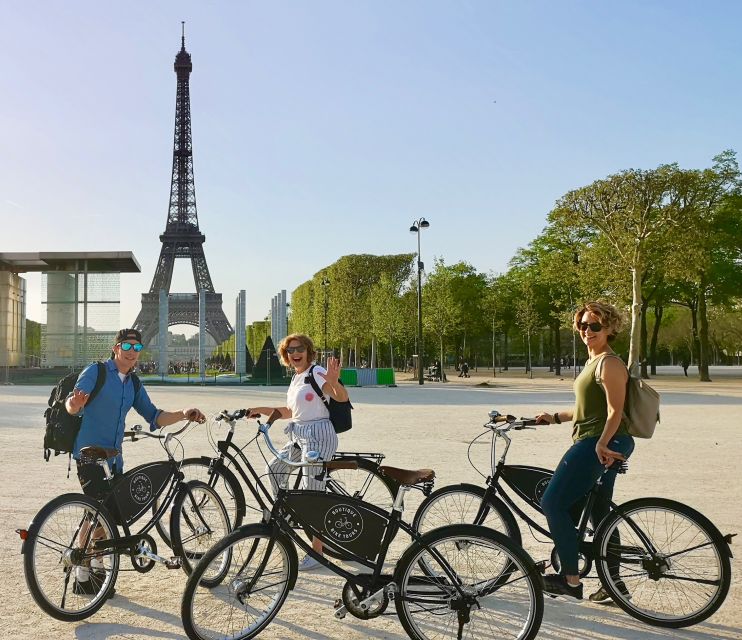 The Best of Paris: Small Group Bike Tour like a Local - Moving from monument to monument