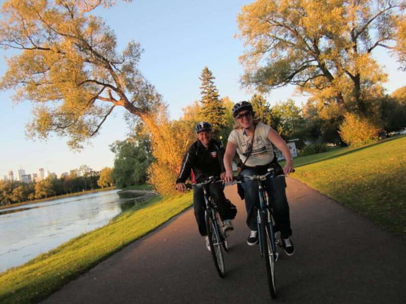 Toronto Islands: Morning or Twilight 3.5-Hour Bike Tour - Morning or twilight: choose your mood