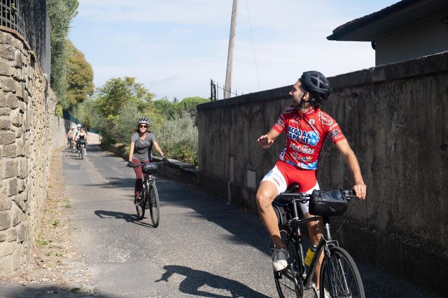 Tuscany Hills Bike Tour with Lunch at farm and Wine Tasting - Key points to know before booking