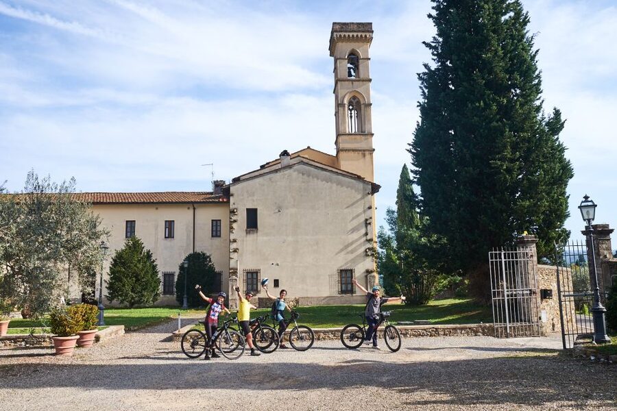 Tuscany Hills Bike Tour with Lunch at farm and Wine Tasting - The return ride to Florence