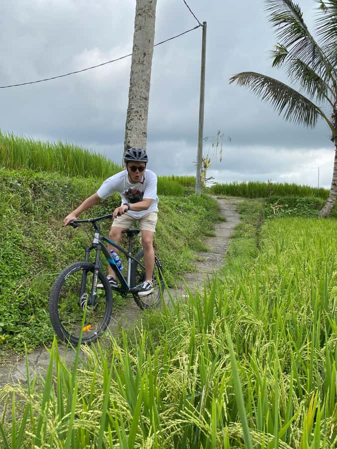 Ubud : PRIVATE Bike Tour inside Rice Field Ubud Countryside - The local school and a look at education