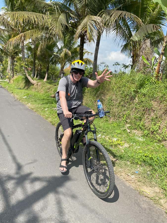 Ubud : PRIVATE Bike Tour inside Rice Field Ubud Countryside - A village temple and Balinese spiritual life