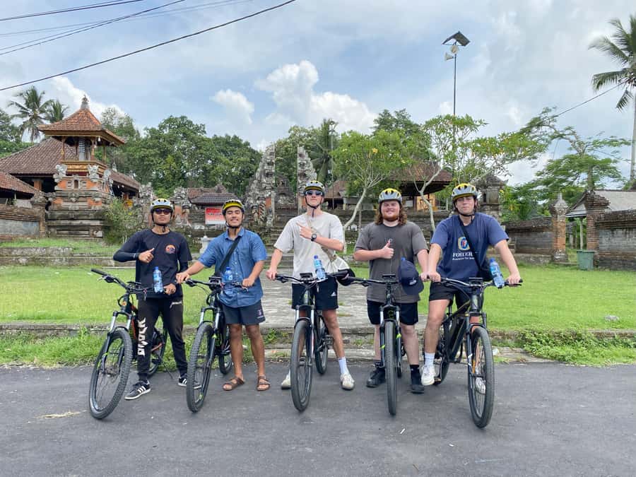 Ubud : PRIVATE Bike Tour inside Rice Field Ubud Countryside - Guide quality and the private format