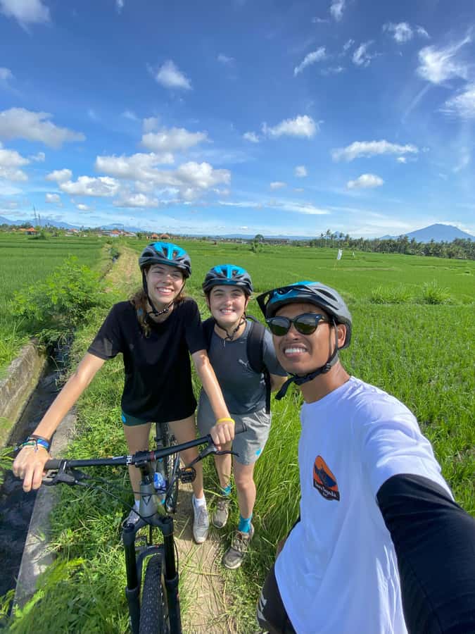 Ubud : PRIVATE Bike Tour inside Rice Field Ubud Countryside - The first ride: quiet roads beyond central Ubud