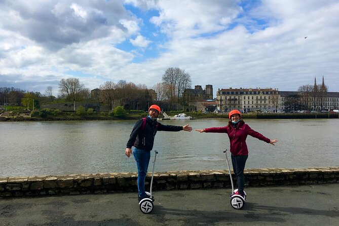 Unusual and ecological ride on a Segway and electric bike in Bayonne - Place Paul Bert and Bayonne’s festival life
