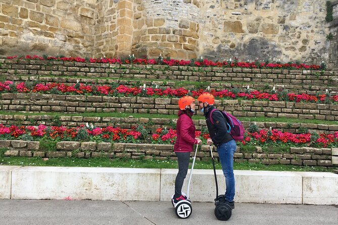 Unusual and ecological ride on a Segway and electric bike in Bayonne - Les Halles and the Nive riverfront