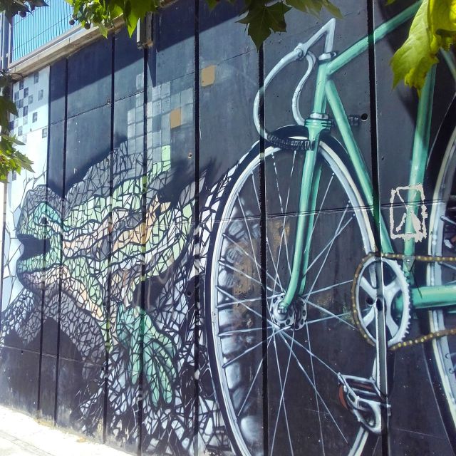 Unusual Barcelona Bike Tour in French - What three hours on the bicycle feels like