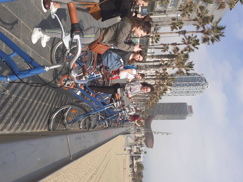 Unusual Barcelona Bike Tour in French - Taking children on the ride