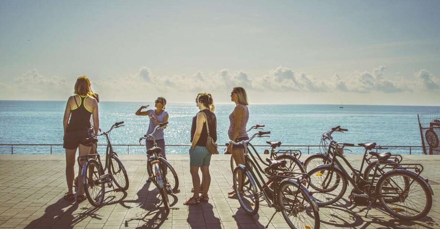 Unusual Barcelona Bike Tour in French - Starting at Carrer de Guatemala 9